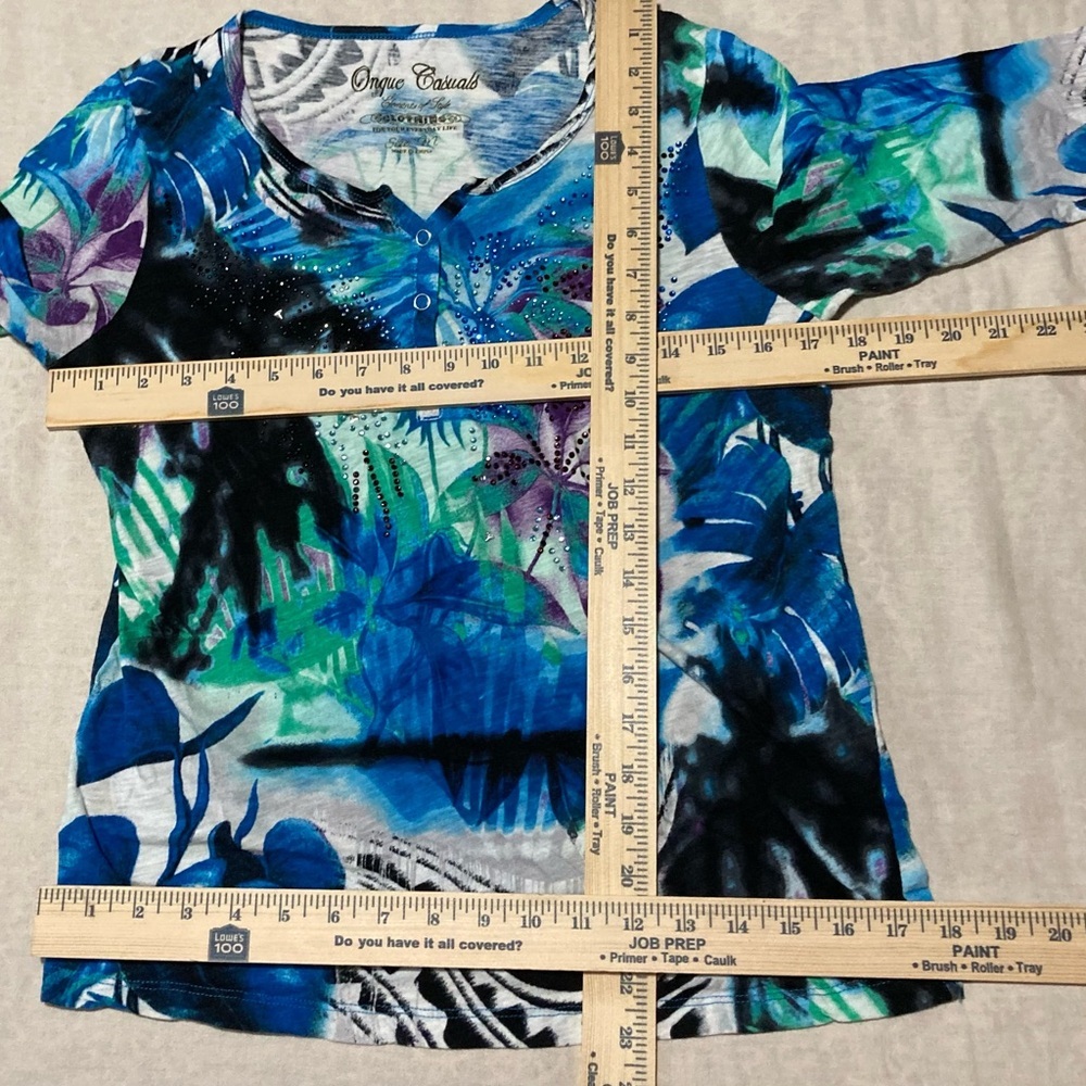 Onque‎ Casuals Bedazzled Blue Graphic 3/4 Sleeve Blouse - Picture 2 of 9